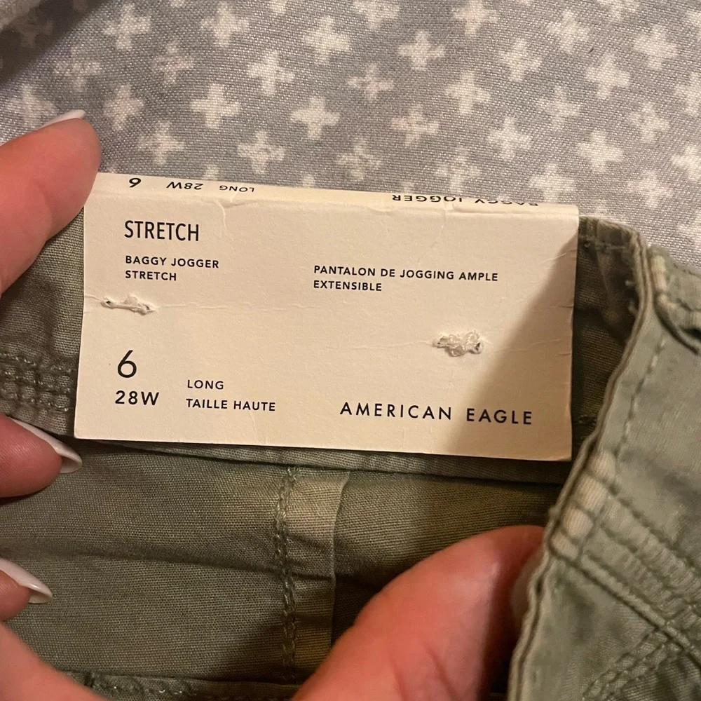 American Eagle Outfitters Baggy Green Cargo Joggers - Picture 4 of 6